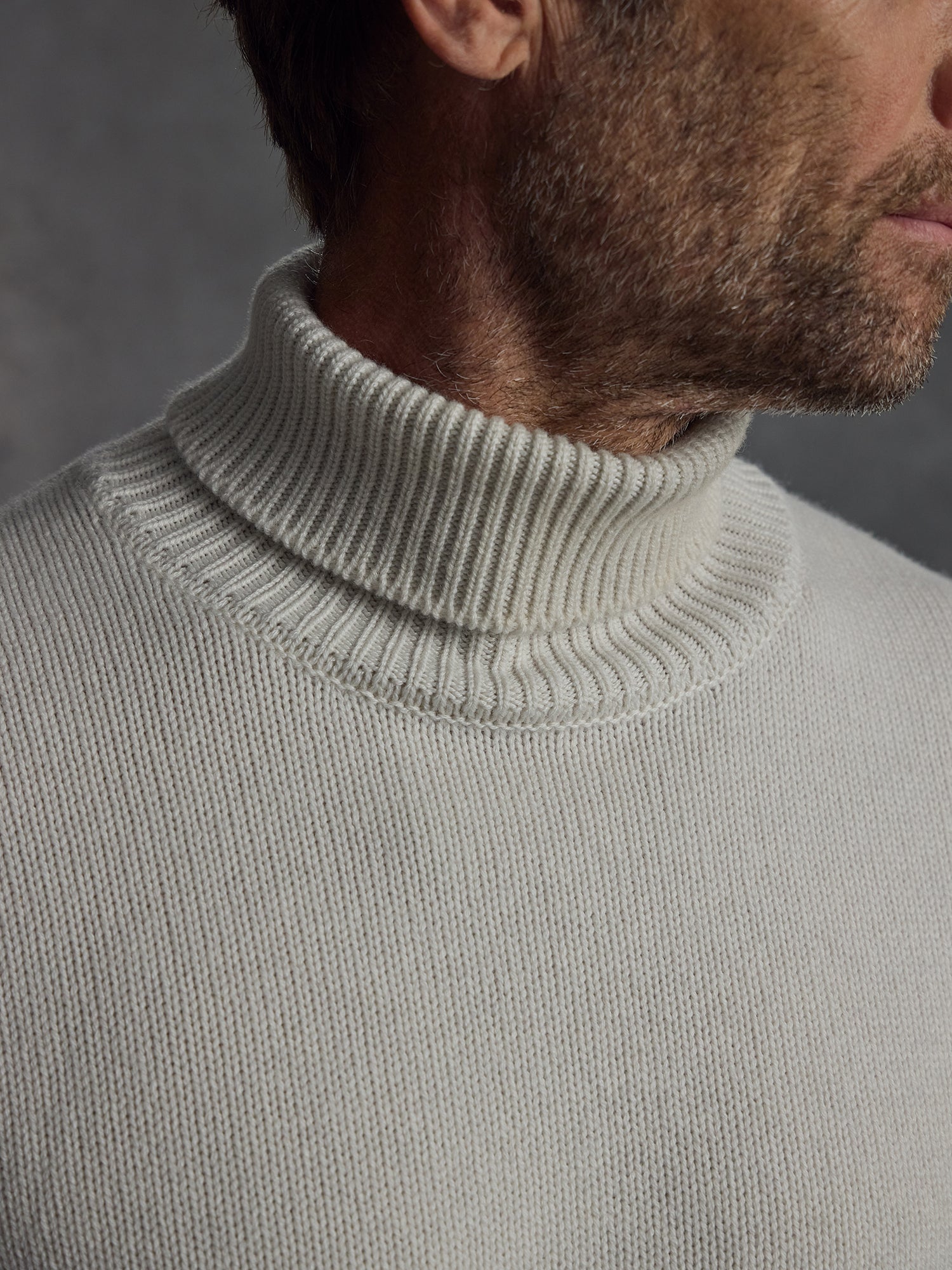 The Cashmere Submariner Rollneck - Ivory