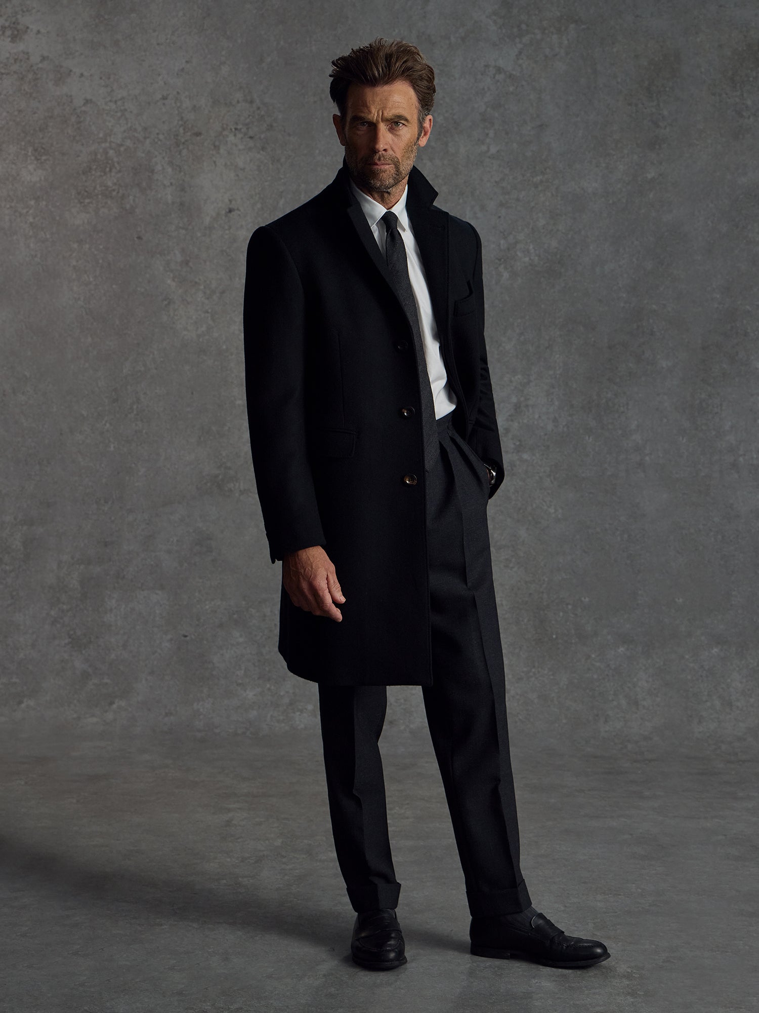 The Commander's Overcoat - Black