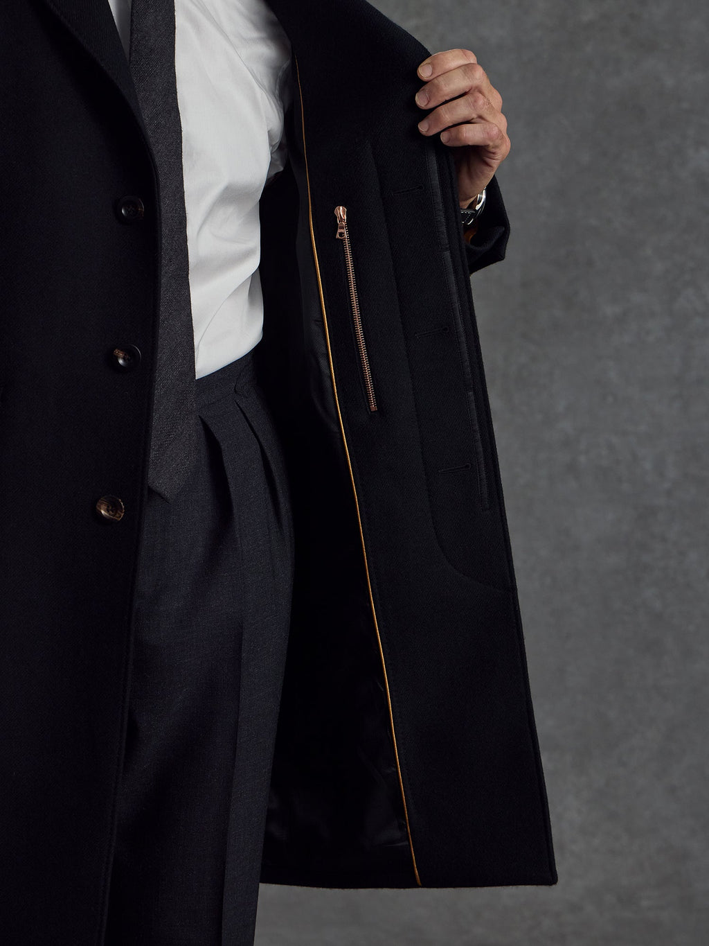 The Commander's Overcoat - Black