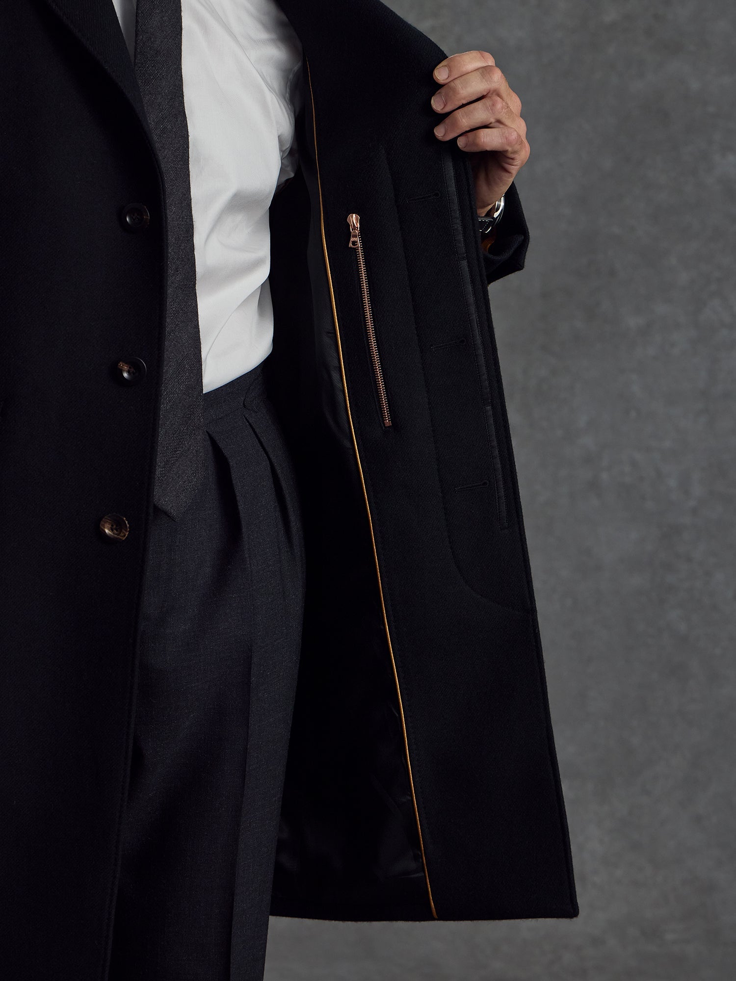 The Commander's Overcoat - Black