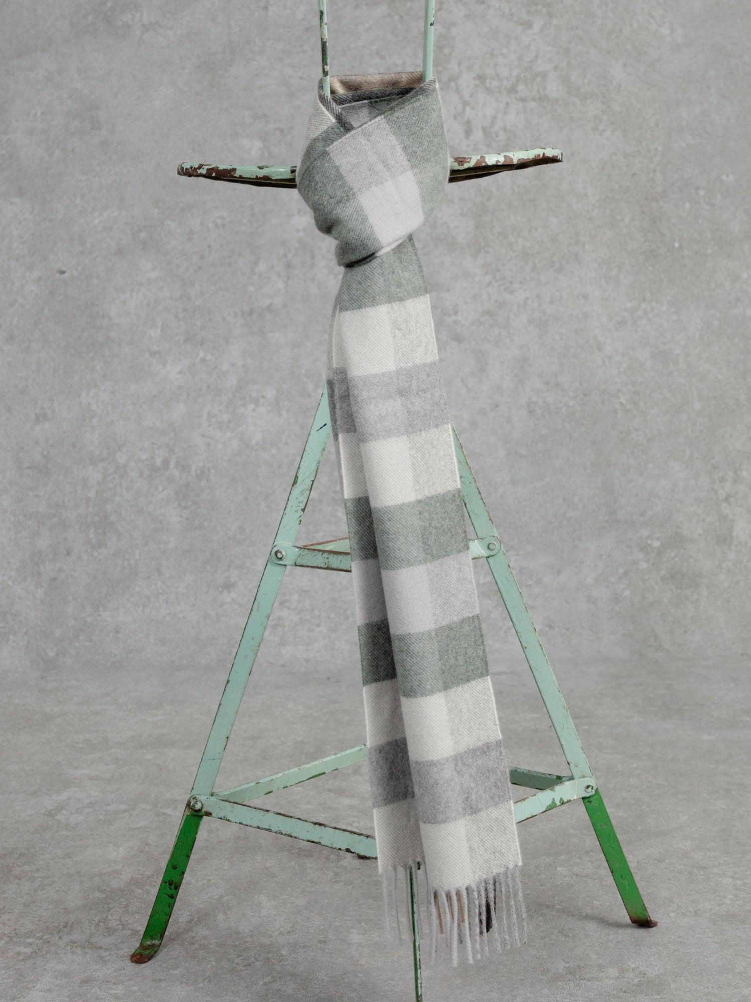 The Cashmere Check Scarf - Moss Green Check