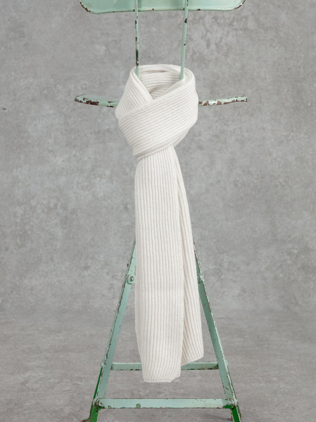 The Cashmere Ribbed Scarf
