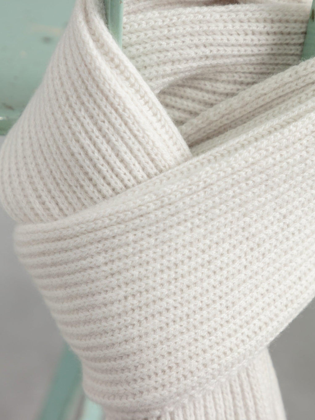 The Cashmere Ribbed Scarf