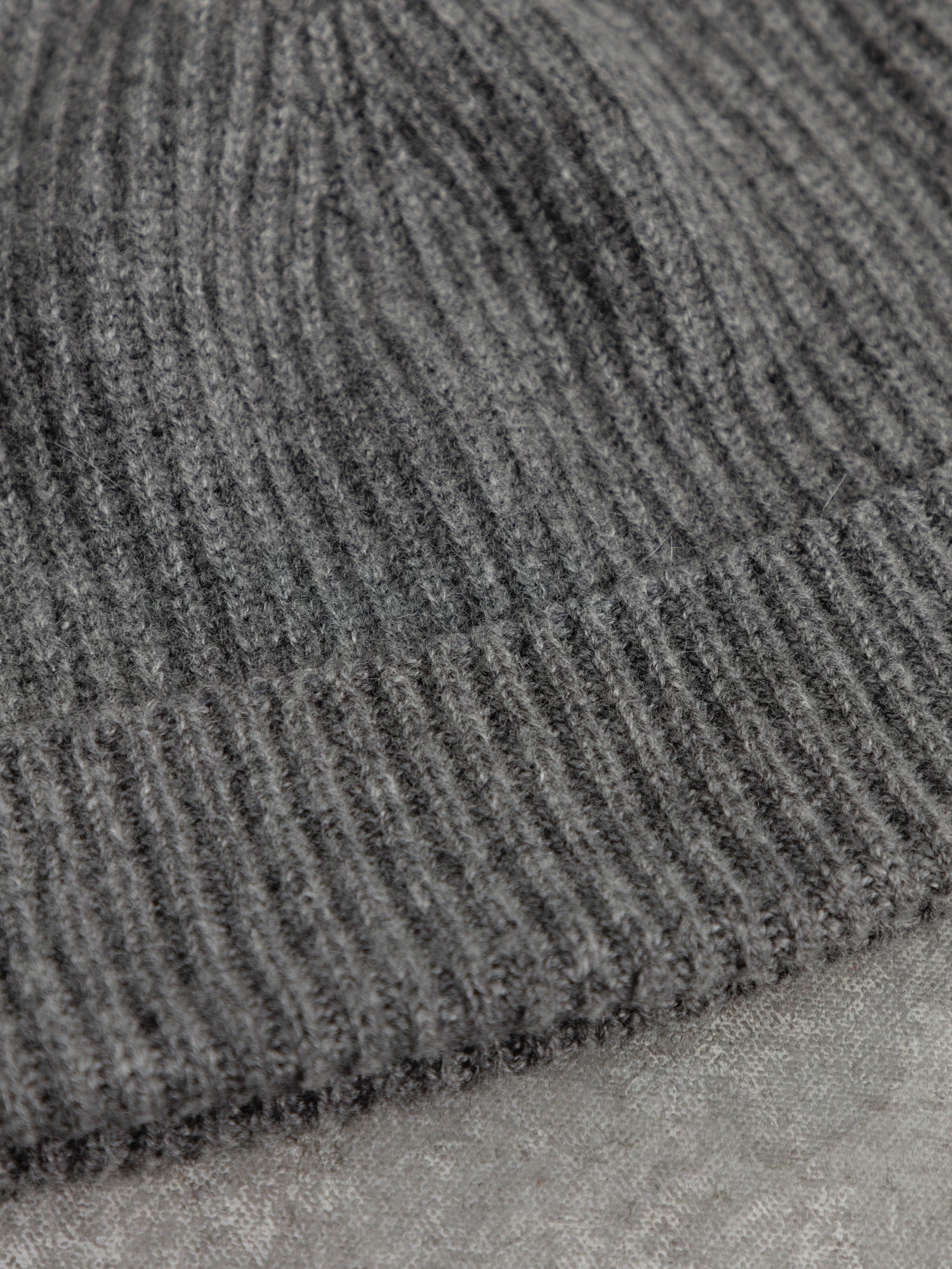 The Cashmere Bandit Beanie - Cobble Grey
