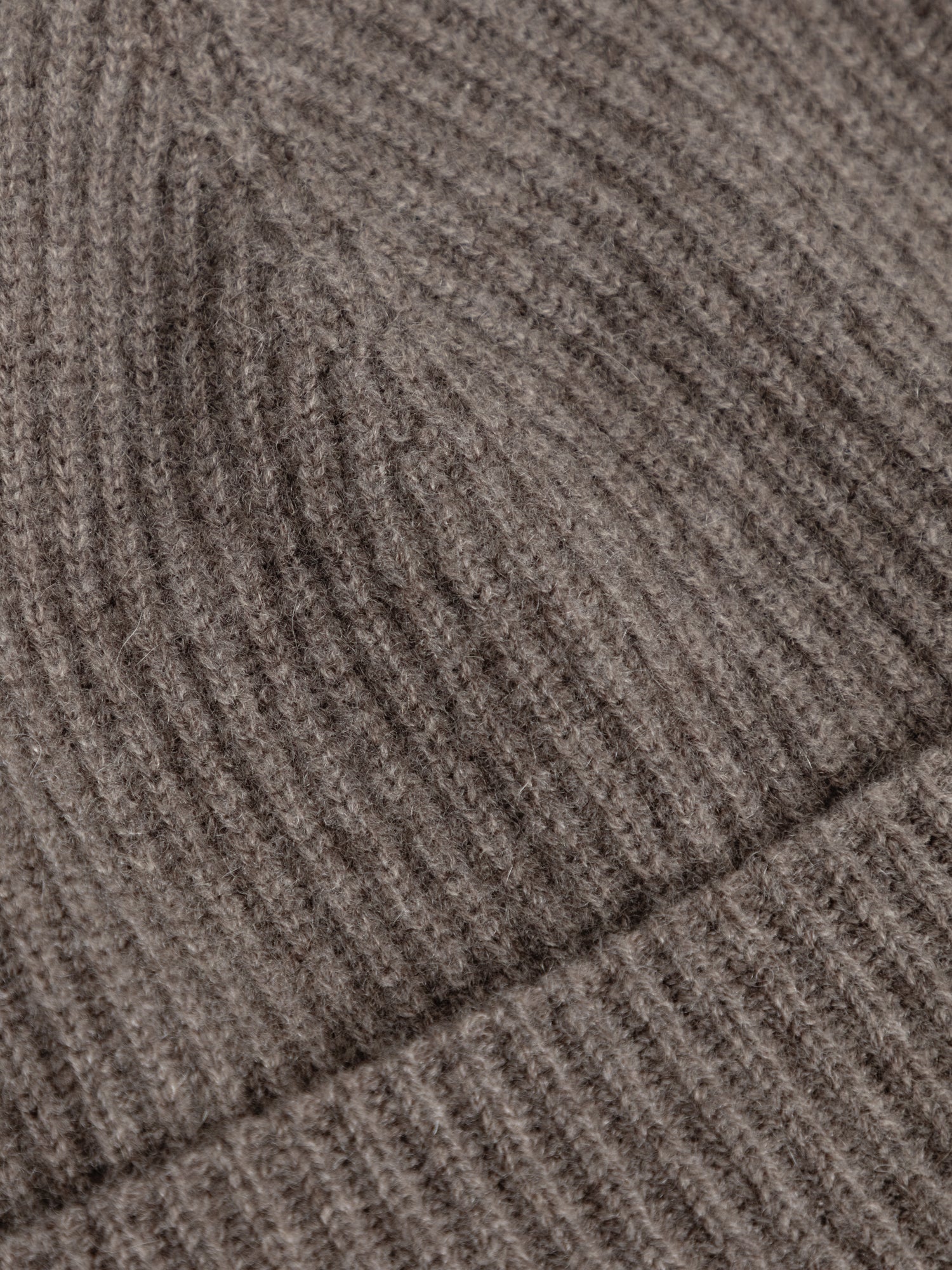 The Cashmere Bandit Beanie - Dark Taupe