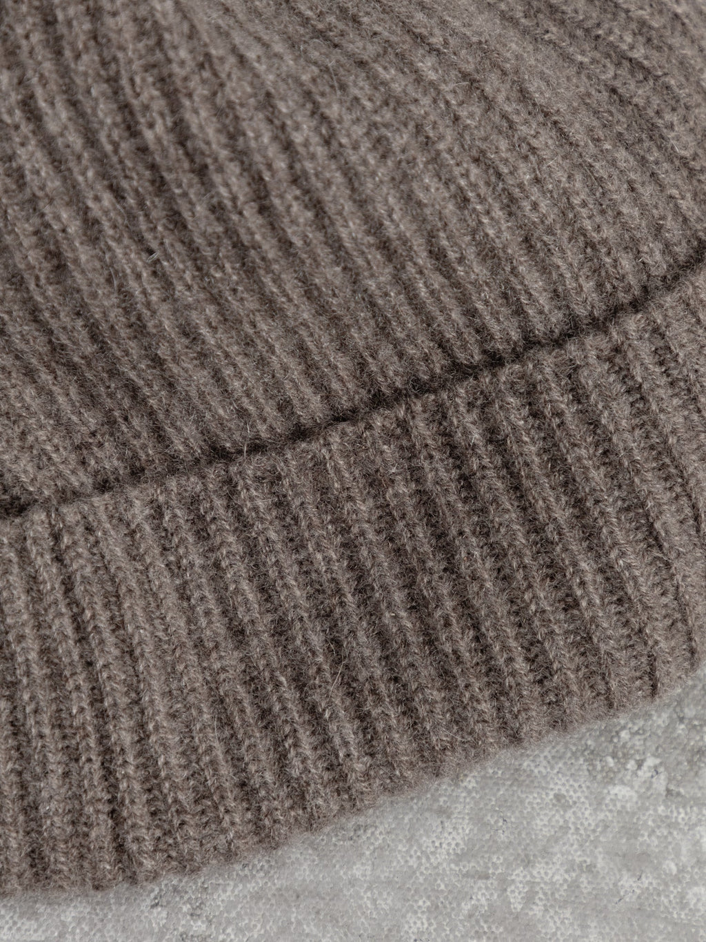 The Cashmere Bandit Beanie - Dark Taupe