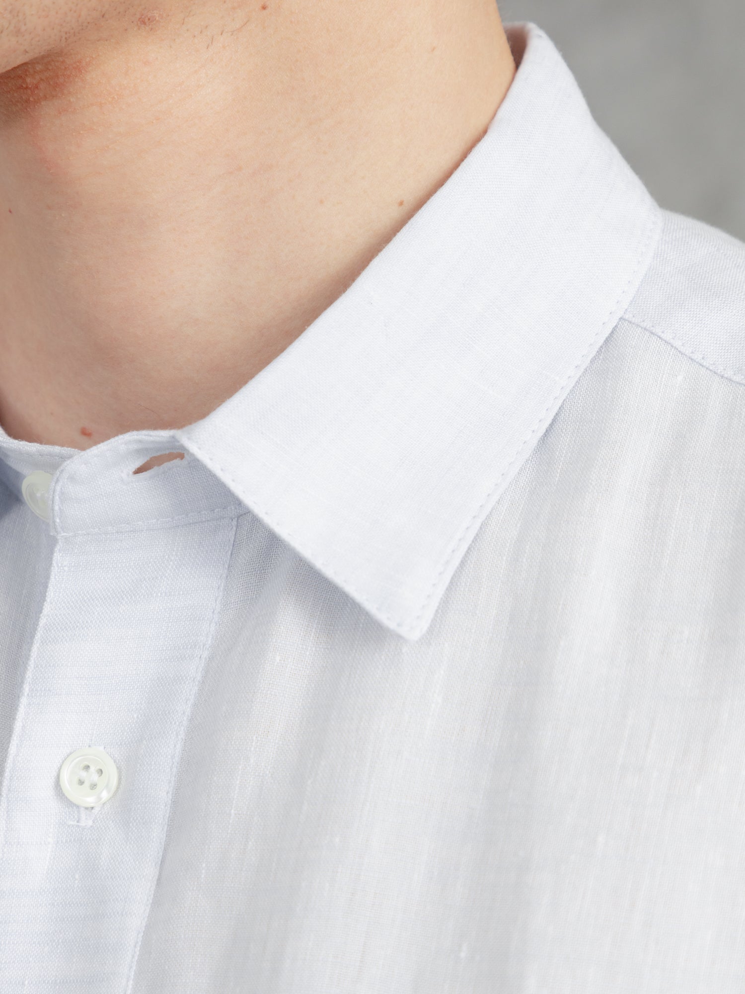 The Victor Linen Shirt - Pale Smoke