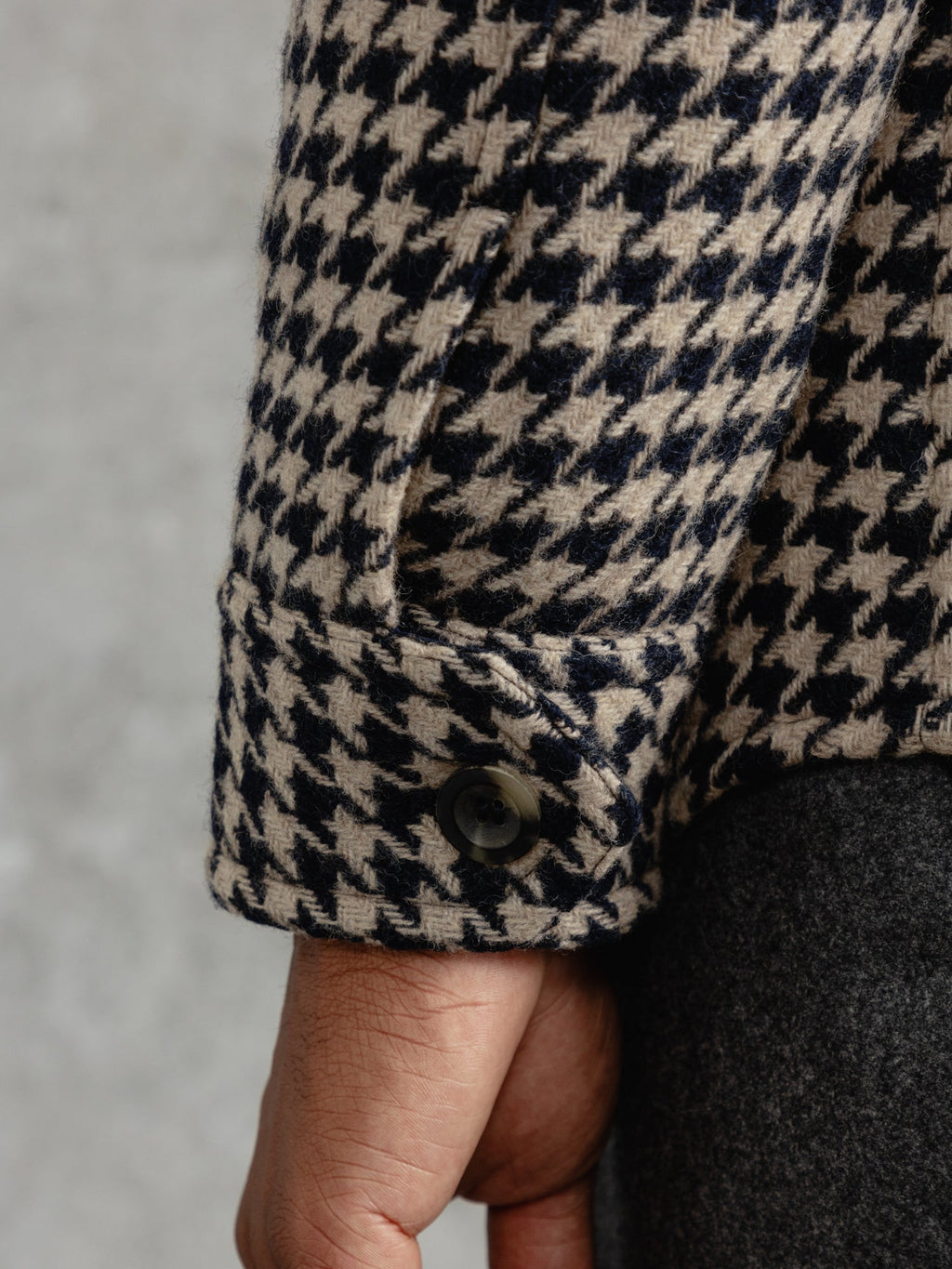 The Dogtooth Lumber - Natural Dogtooth