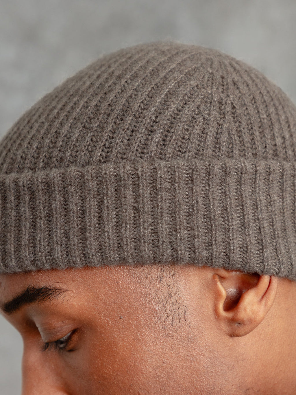 The Cashmere Bandit Beanie - Dark Taupe