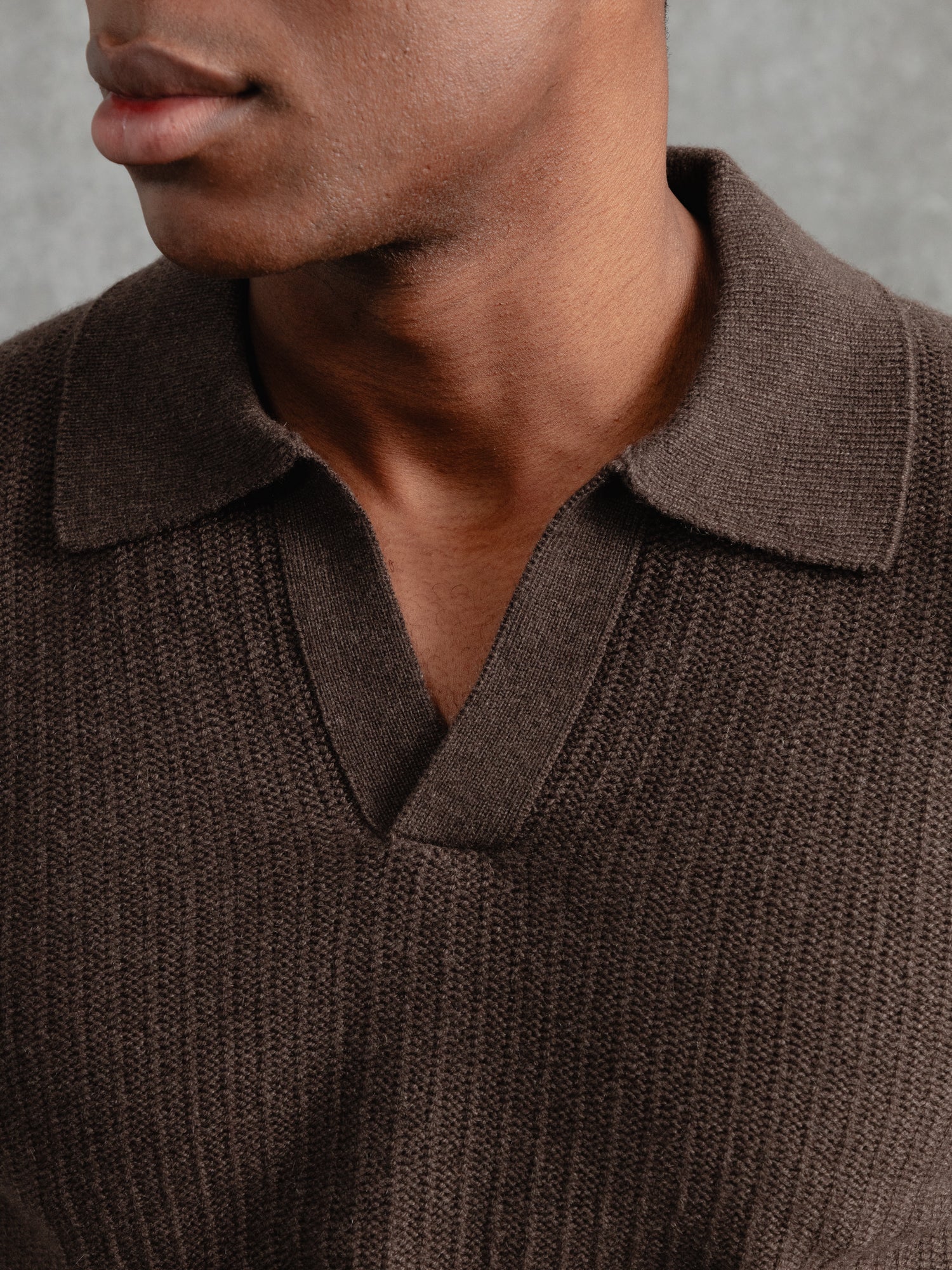 The Open Collar Cashmere Jumper - Bark