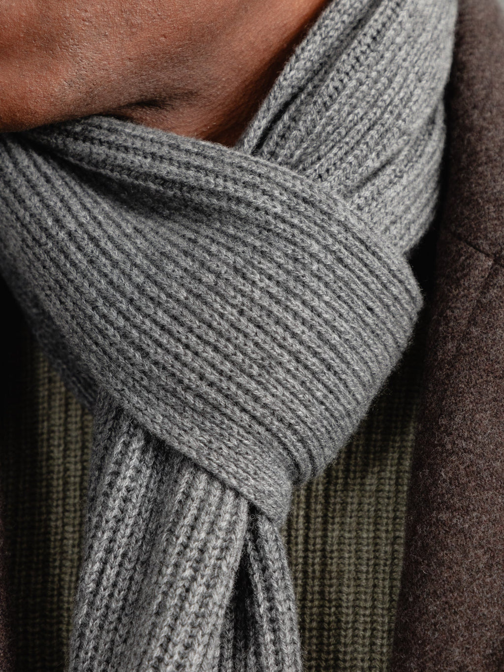 The Cashmere Ribbed Scarf - Cobble Grey
