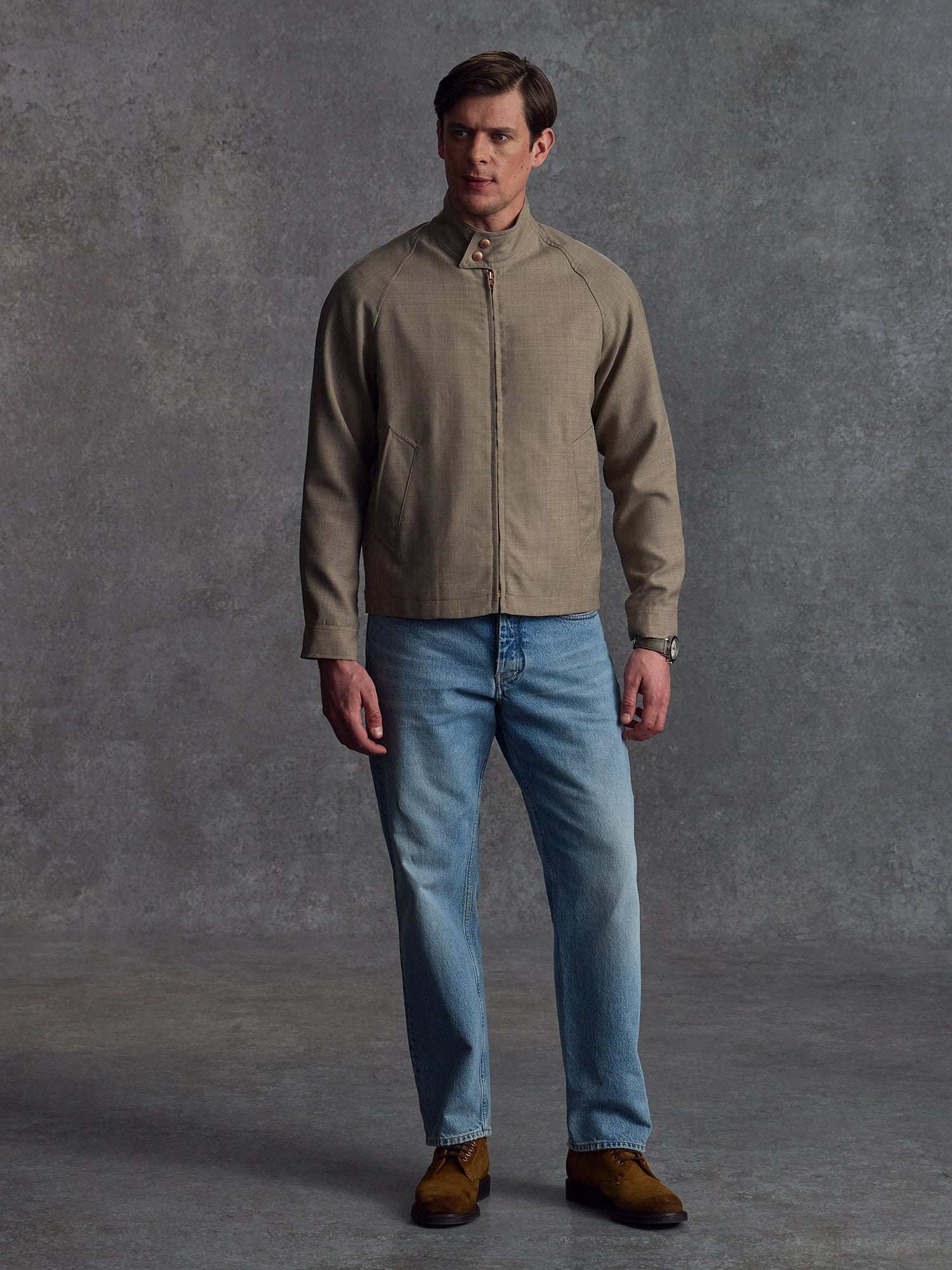 The Statesman - Sand